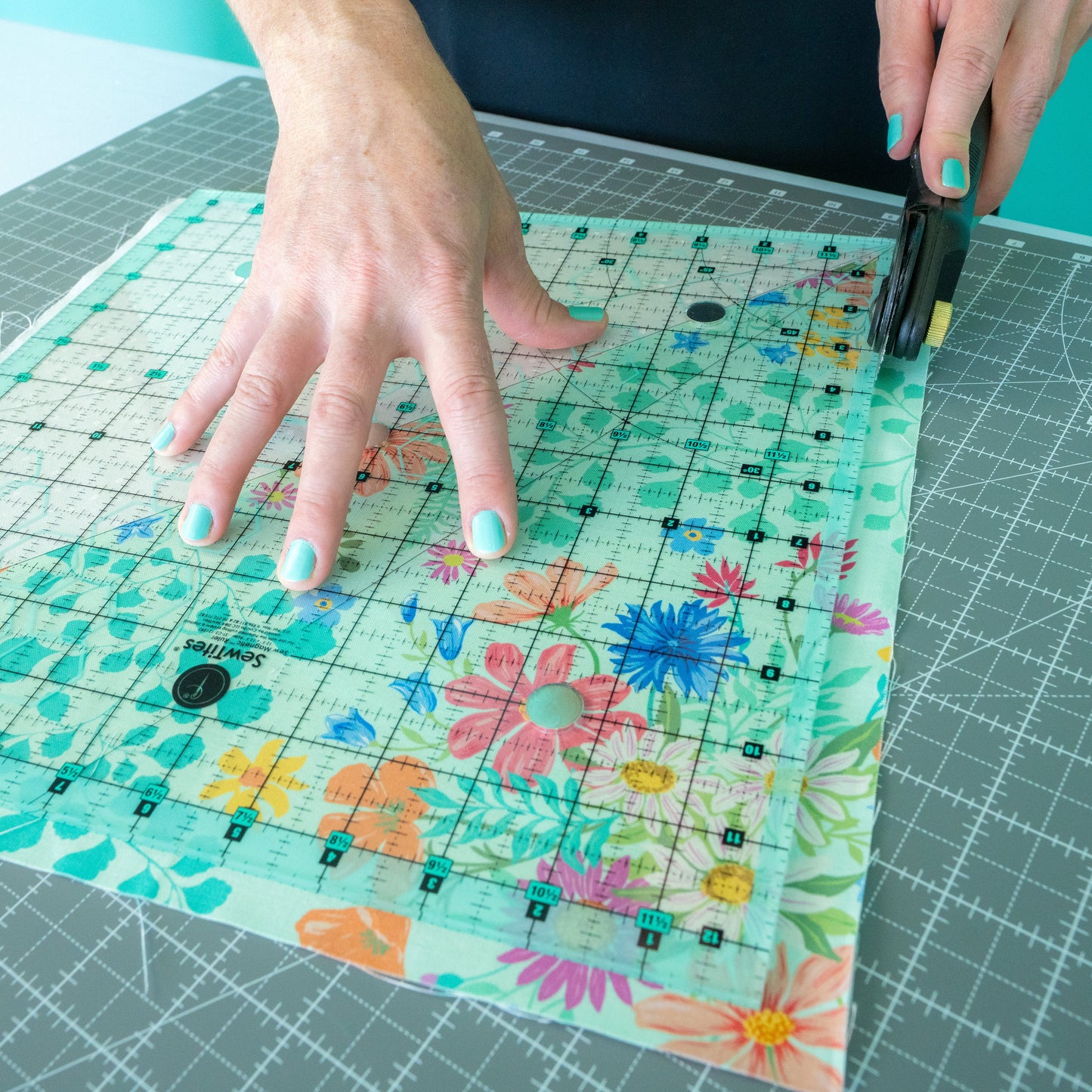 PRE-ORDER: Sew Magnetic 12.5" x 12.5" Ruler