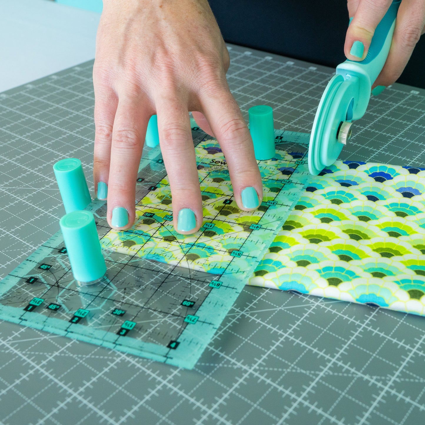 PRE-ORDER: Sew Magnetic 4.5" x 8.5" Ruler