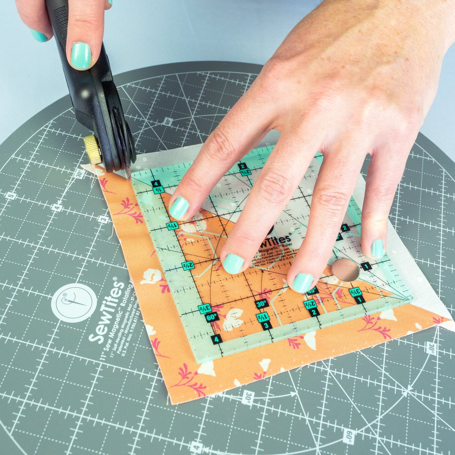 PRE-ORDER: Sew Magnetic 4.5" x 4.5" Ruler