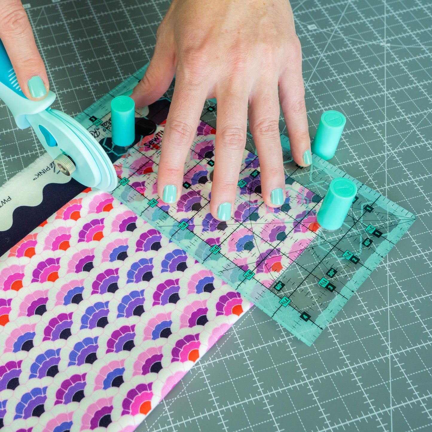 PRE-ORDER: Sew Magnetic 4.5" x 8.5" Ruler