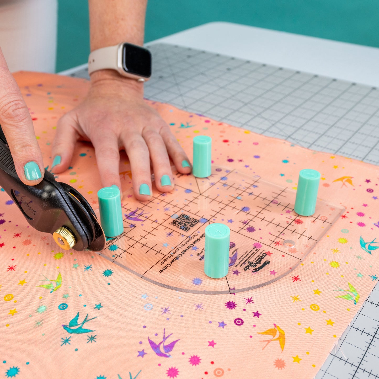 PRE-ORDER: Sew Magnetic 24" x 42" Self-Healing Cutting Mat